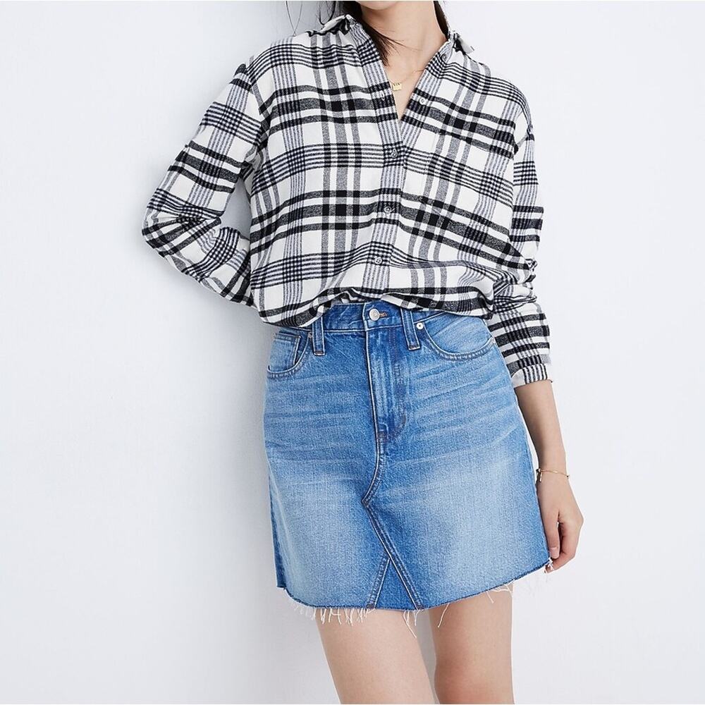Madewell A-Line Medium Wash Raw Hem Cut Off Denim Skirt Size 24